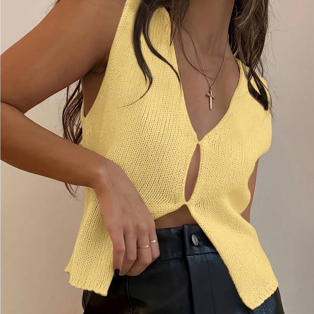 V-Neck Knitted top 💸